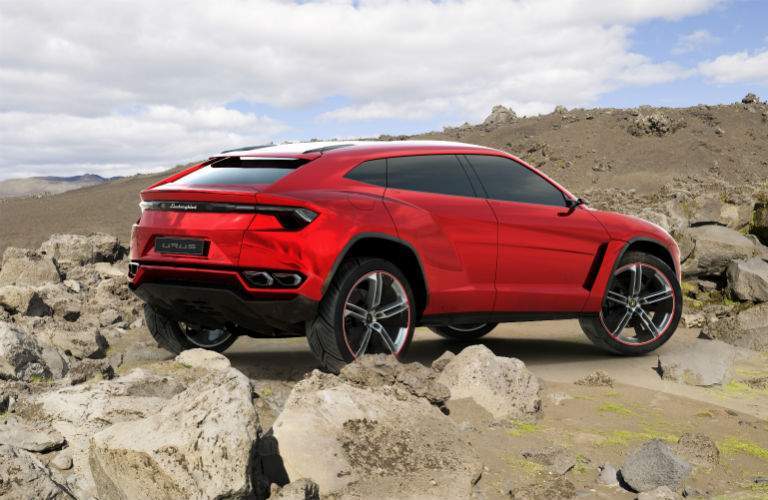 Lamborghini Urus Exterior Rear Profile