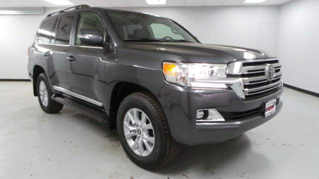 2016 Toyota Land Cruiser Base 2016 Toyota Land Cruiser Base