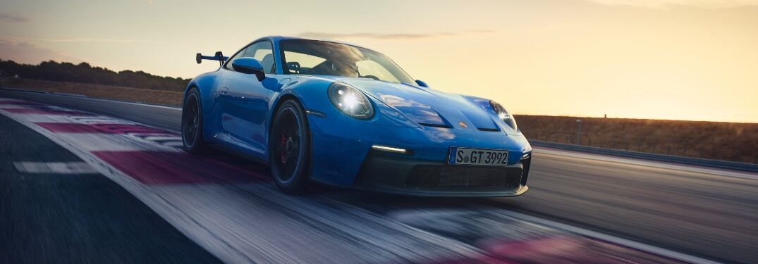 2022 Porsche 911 GT3 going around a race track
