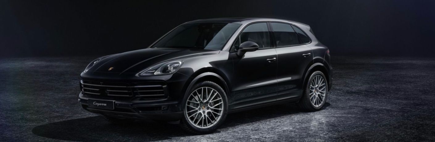 Side view of the 2023 Porsche Cayenne Black