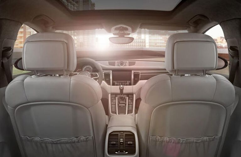 Interior view of 2019 Porsche Macan