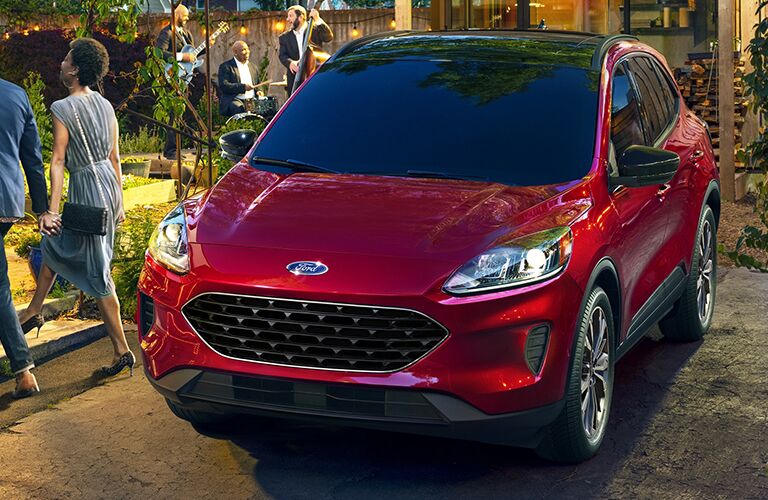 2022 Ford Escape SE front end in a city