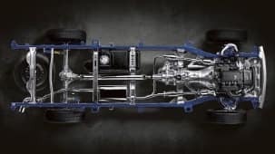 ALL-STEEL DOUBLE-WISHBONE FRONT SUSPENSION AND OVERSLUNG RIGID LEAF SPRING REAR SUSPENSION