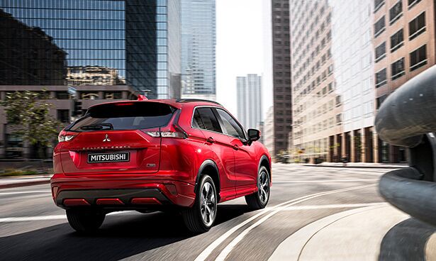 2022 Mitsubishi Outlander interior black leather side view