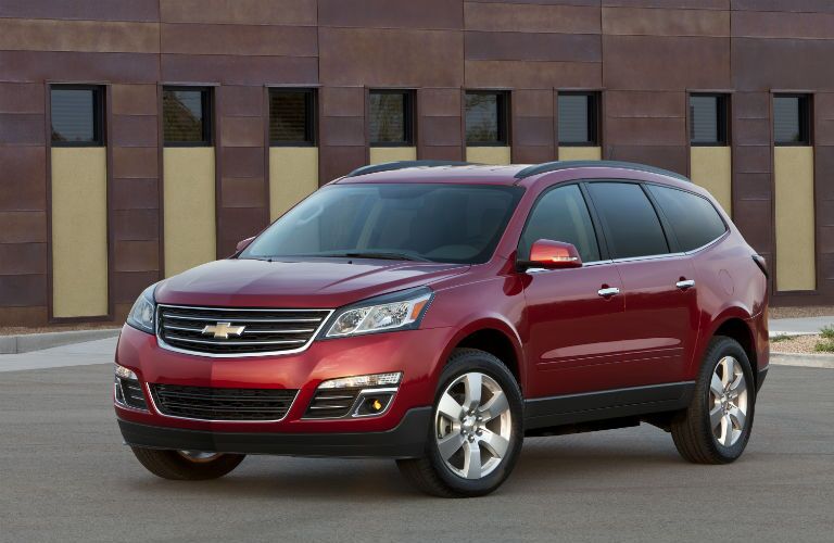 A front left quarter photo of the used Chevy Traverse.