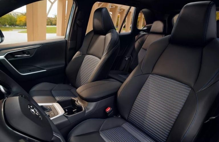 Front seats of the 2022 Toyota RAV4