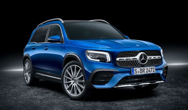 2020 Mercedes-Benz GLB front fascia and passenger side