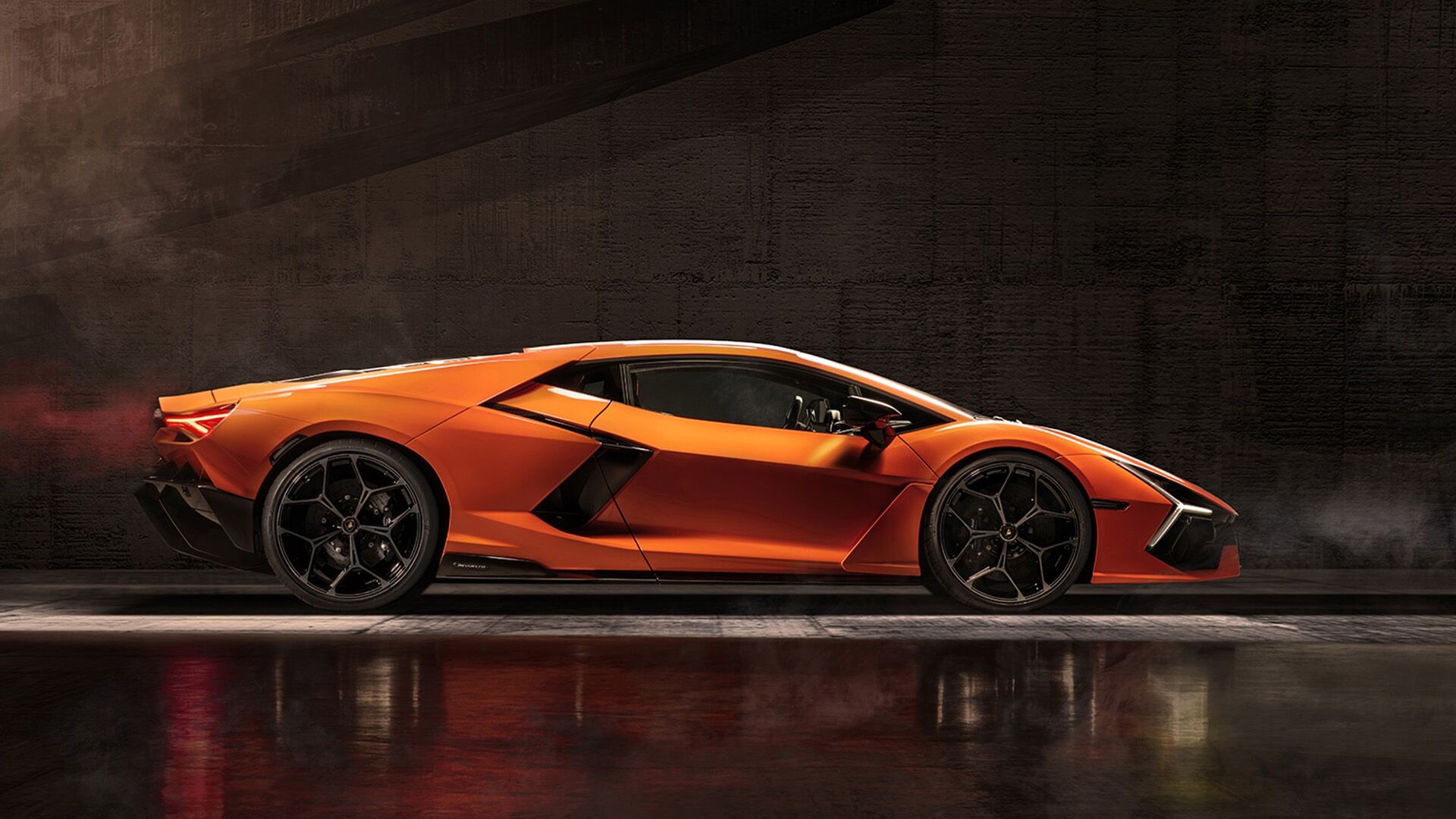 Revuelto side profile