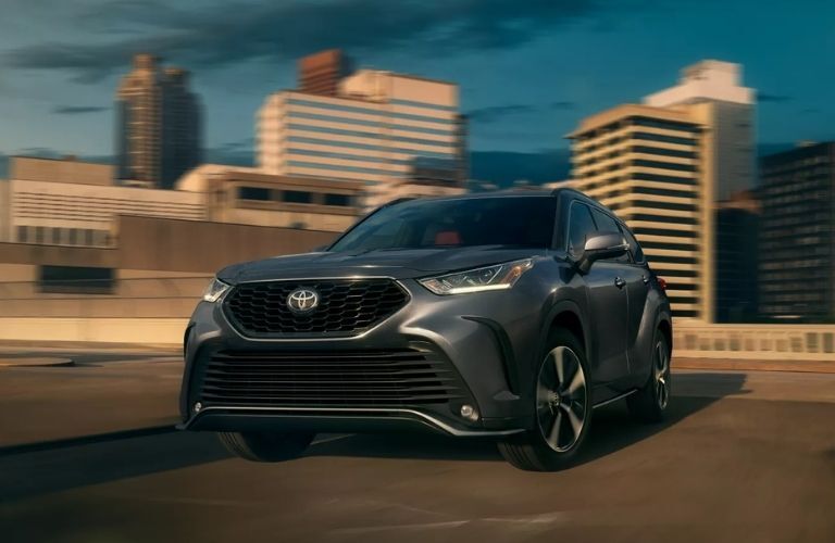 2022 Highlander front and side view