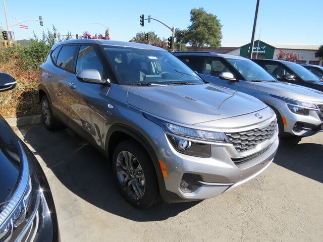 2021 Kia Seltos LX 2021 Kia Seltos LX