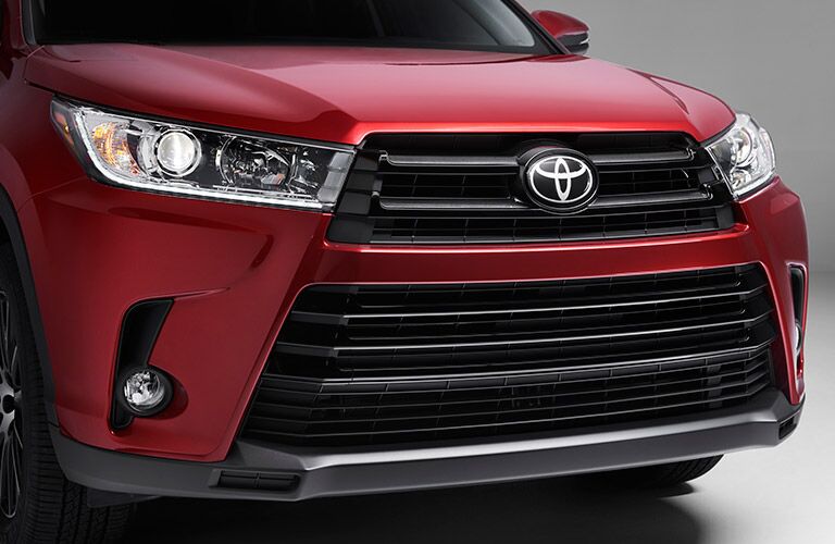 2017 Toyota Highlander front grille design