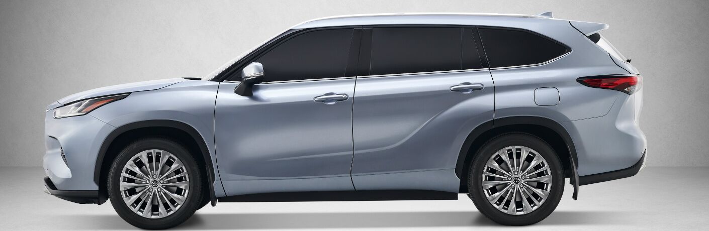 Side view of blue-grey 2020 Toyota Highlander