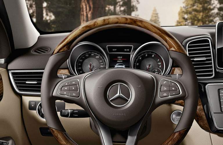 2018 Mercedes-Benz GLE steering wheel