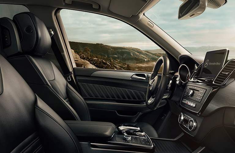 2018 Mercedes-Benz GLE front seats