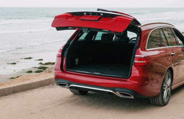 2018 E-Class Wagon cargo room