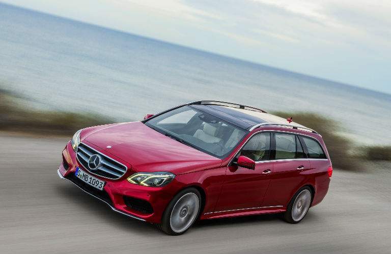 2018 E-Class Wagon red side