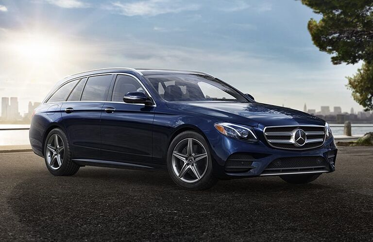 2019 Mercedes-Benz E 450 Wagon blue side front view