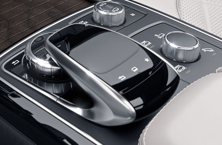 2019 Mercedes-Benz GLS center console controls