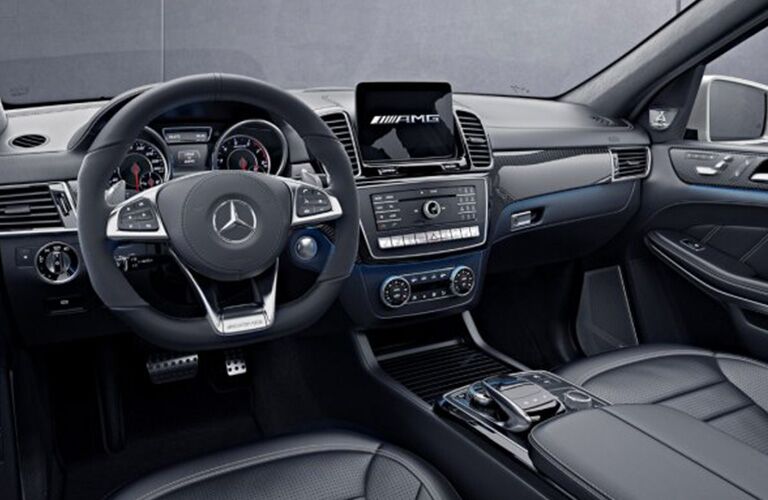 2019 MB GLS interior front cabin steering wheel and dashboard