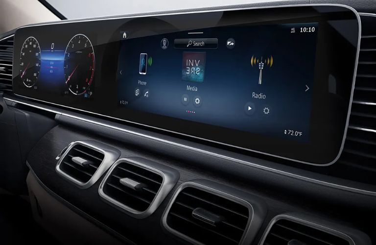 2026 Mercedes-Benz GLS touchscreen display