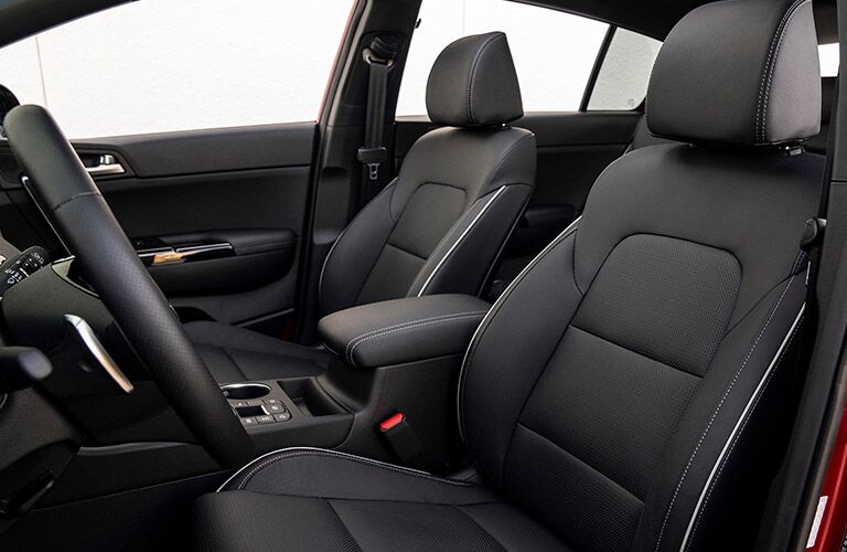 2022 Kia Sportage steering wheel and front seats