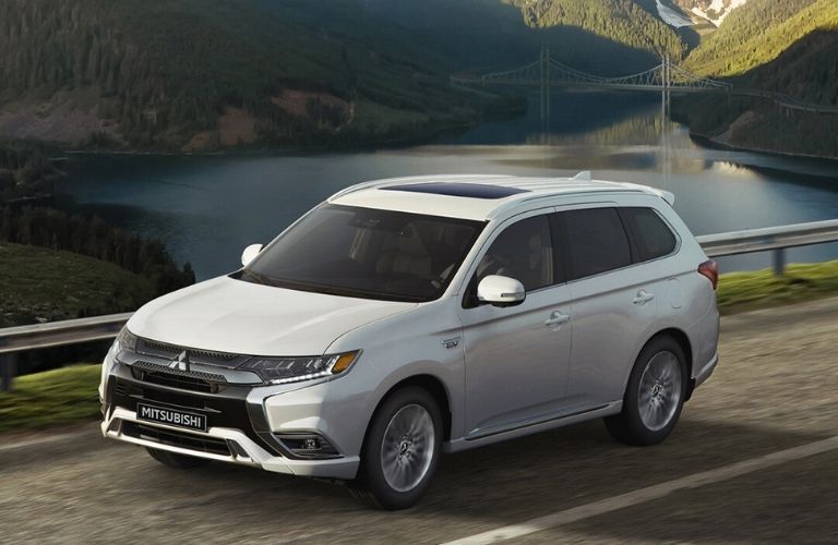 2022 Mitsubishi Outlander PHEV Front and Side View