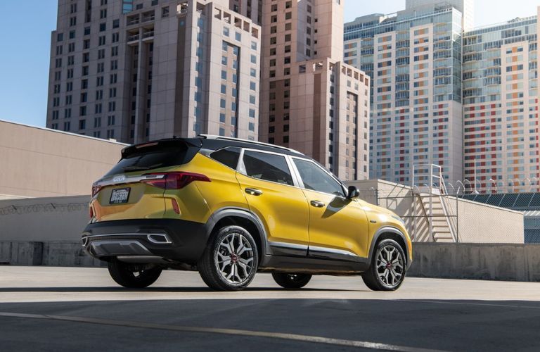 2023 Kia Seltos rear quarter view