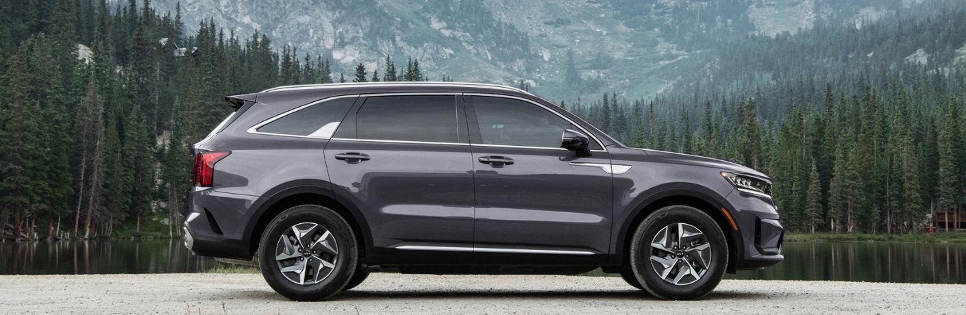 Side View of the 2024 Kia Sorento Hybrid