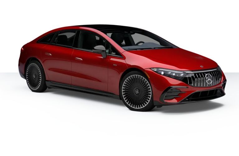 Front-quarter view of the 2024 Mercedes EQS 580 4MATIC