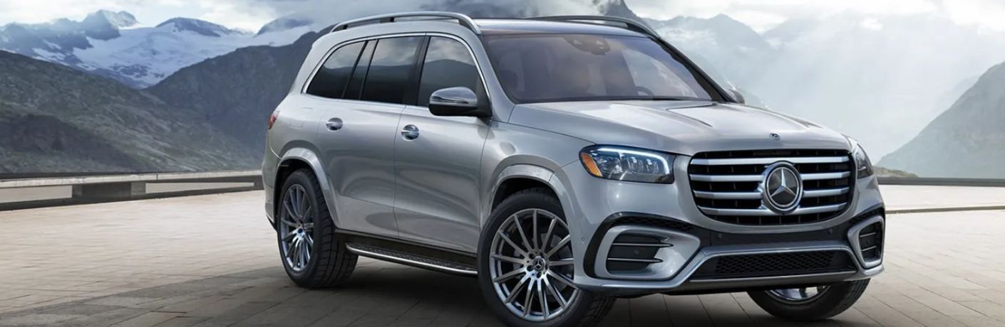 front quarter view of the 2025 Mercedes-Benz GLS SUV