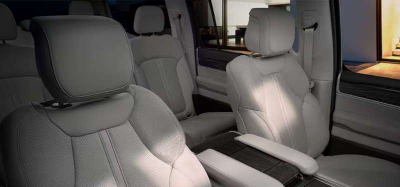 The three rows of seating in the 2025 Jeep Wagoneer