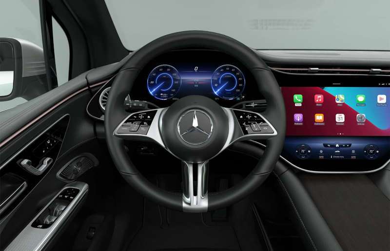 The controls and displays in the 2026 EQE SUV