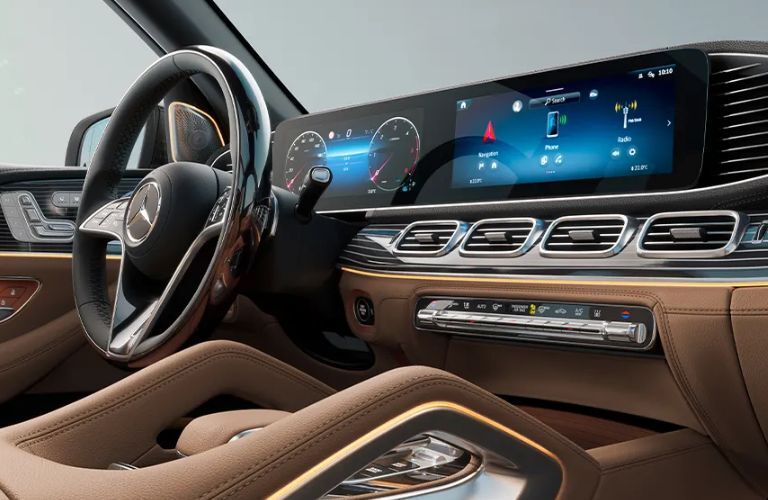 Cockpit view of the 2024 Mercedes-Benz GLS