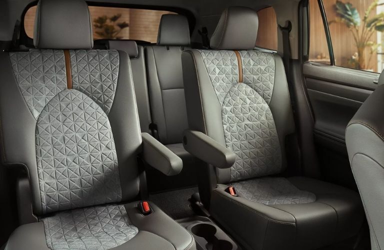 Hybrid Bronze Edition interior shown in Graphite