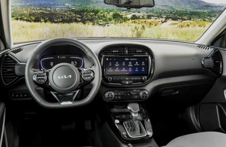 An image of the front interior cabin of the 2023 Kia Soul