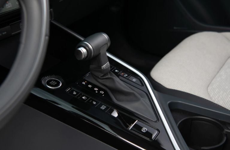 An image of the Gear Selector of the 2023 Kia Niro
