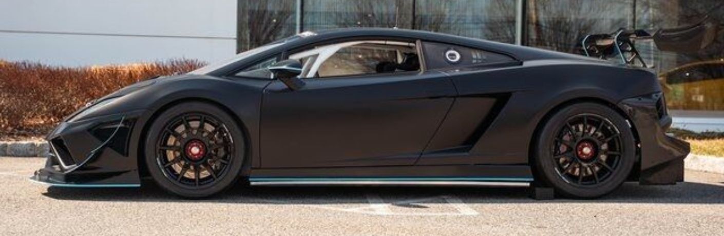 Side view of the 2013 Lamborghini Gallardo LP570-4 Super Trofeo