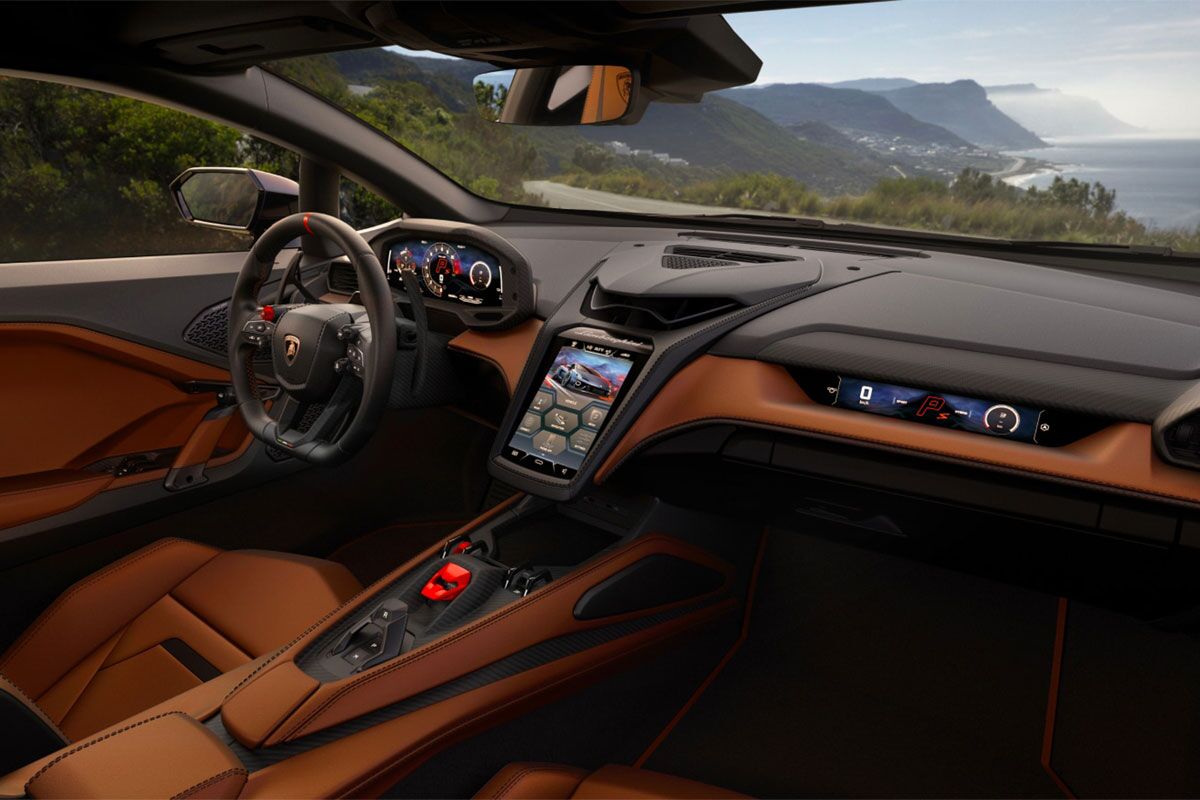 Revuelto interior cabin