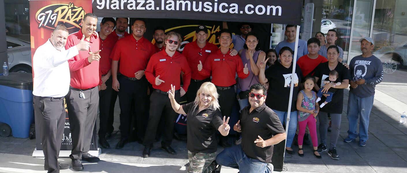 Chikilin and Crew at Toyota Pasadena. Ahorre hoy!