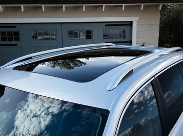 Panoramic sunroof Panoramic sunroof