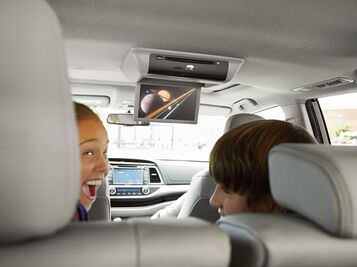 Available rear-seat Blu-ray Disc ™ entertainment system Available rear-seat Blu-ray Disc ™ entertainment system