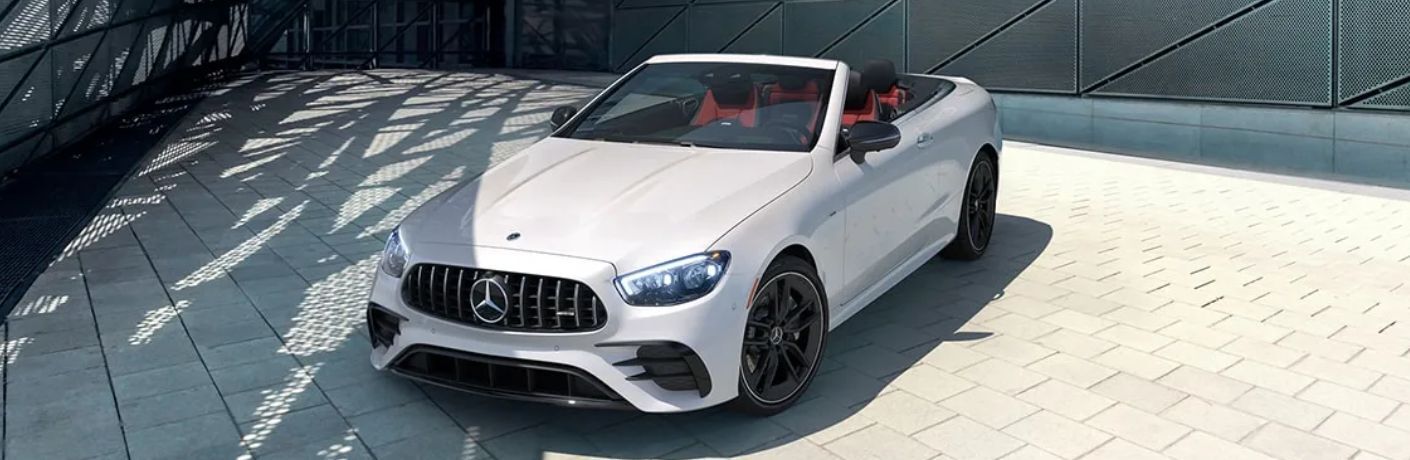 Front three-quarter view of the 2023 Mercedes-AMG E 53 Cabriolet
