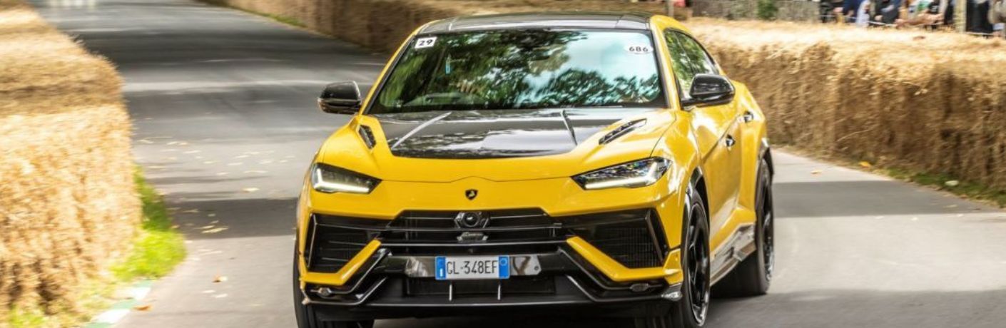 Lamborghini Urus exterior fornt look