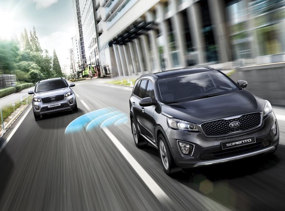 2017 Kia Cadenza on mountain road