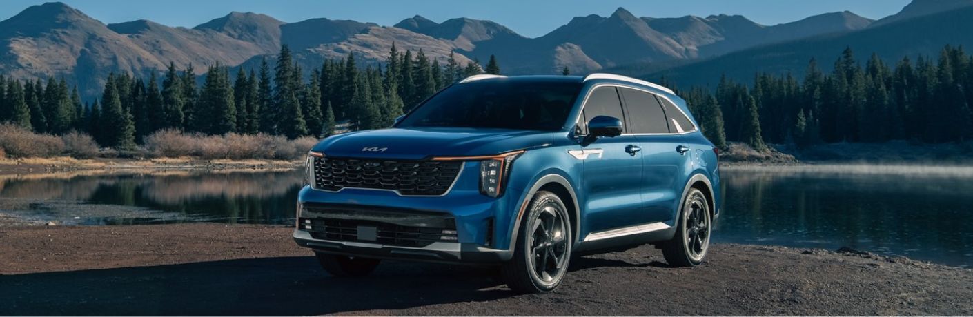 front quarter view of the 2025 Kia Sorento Hybrid