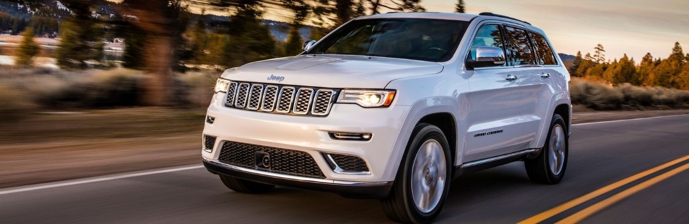 front quarter view of the 2021 Jeep Grand Cherokee