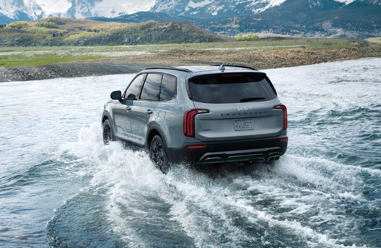 2022 Kia Telluride Rear View in a lake