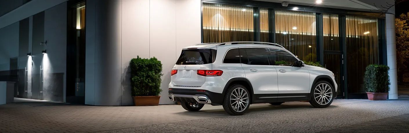 2023 Mercedes-Benz GLB 4MATIC in Diamond White