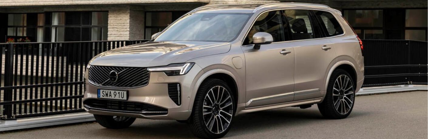 2025 Volvo XC90 exterior side view