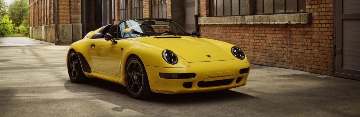 diagonal front view image of the Porsche 911